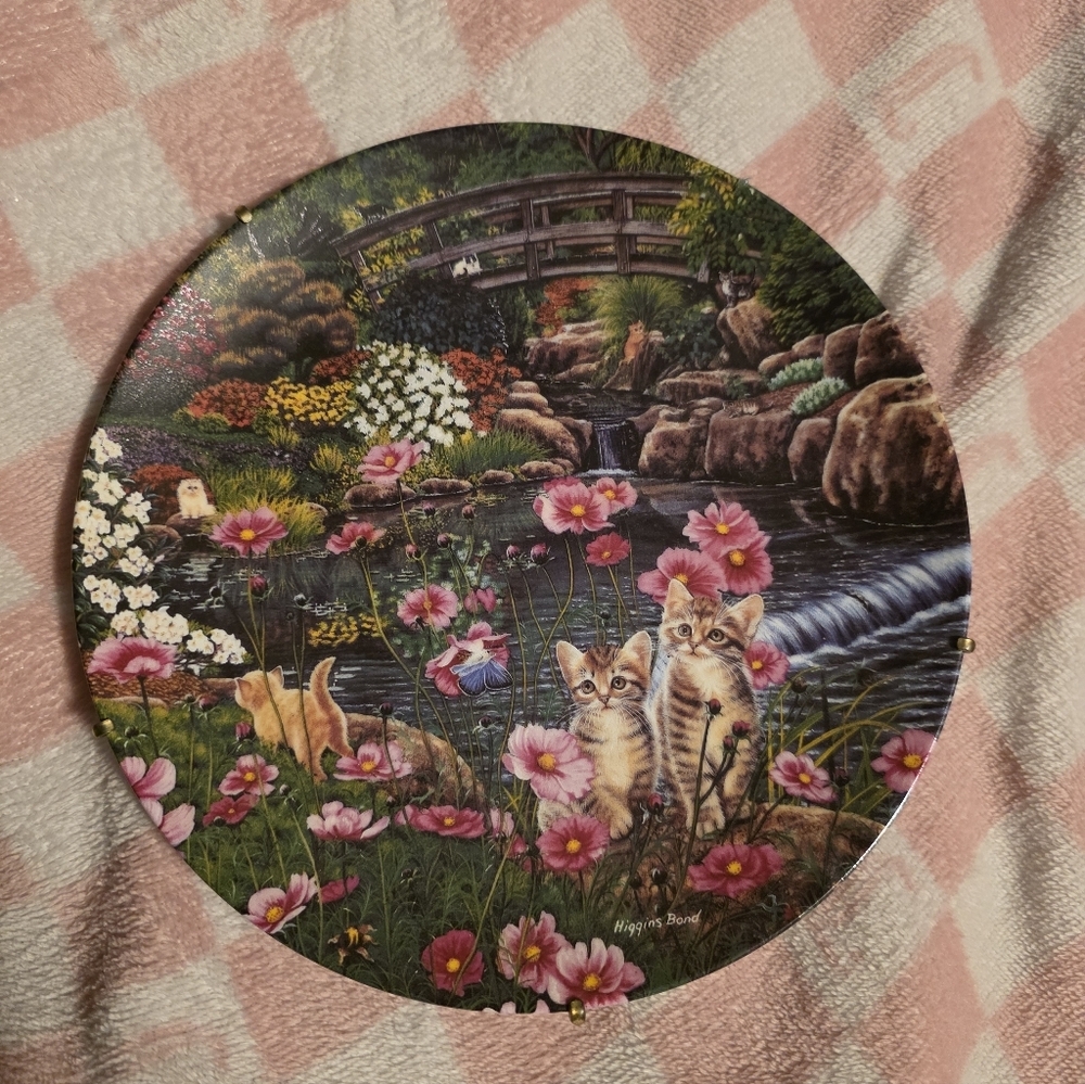 Knowles 'Nine Lives' Plate with Gold Details